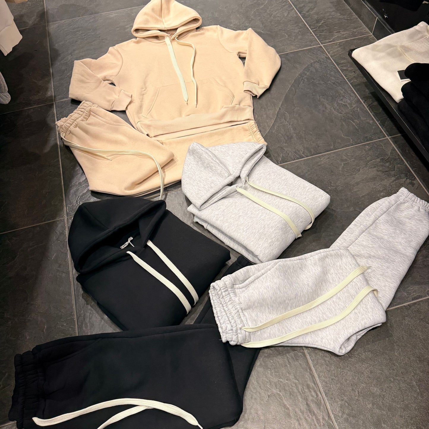 COMPL-01 TUTA BEIGE - tuta uomo -