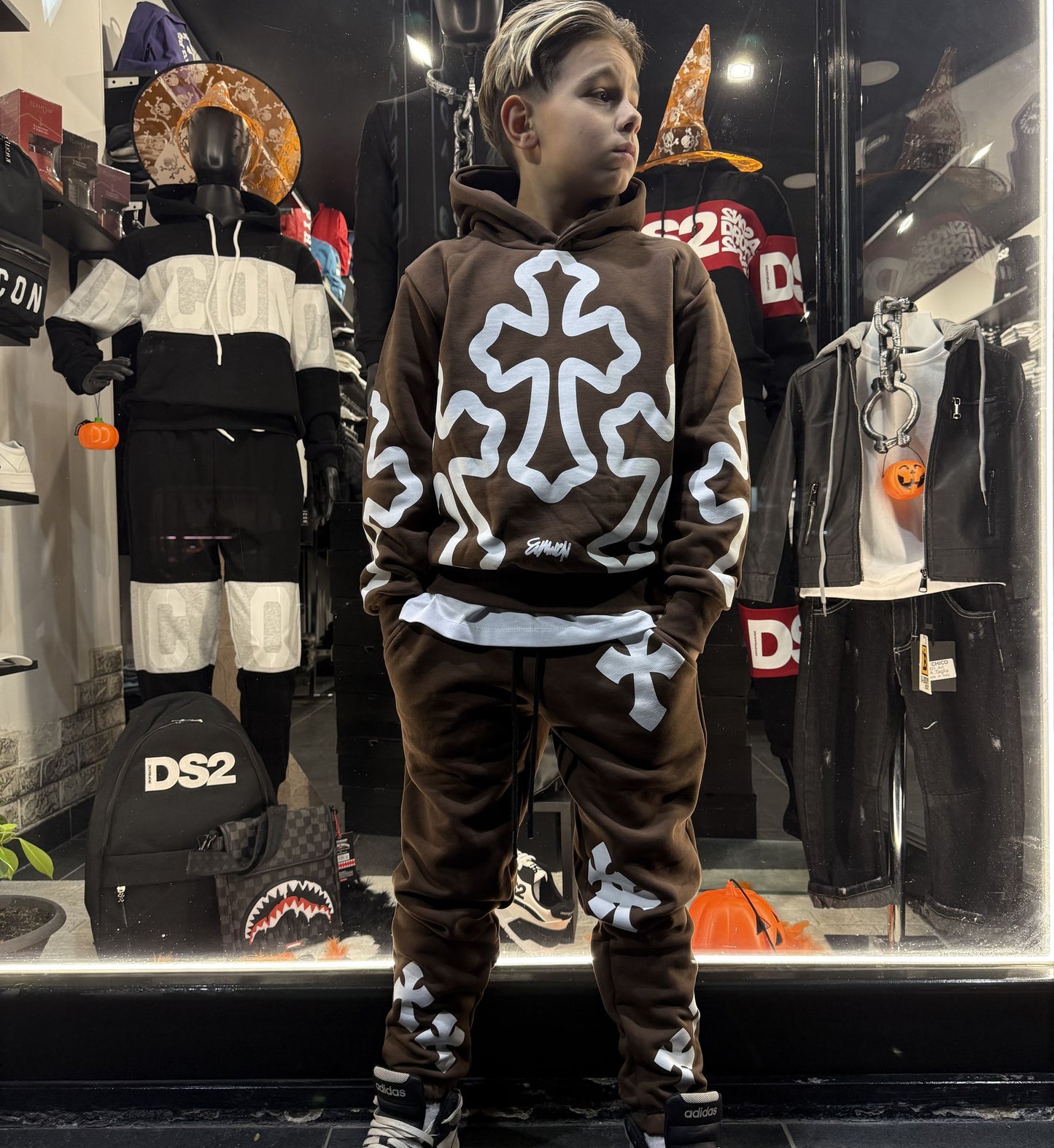 05S TUTA MARRONE - tute bimbo - BASIC 2.0