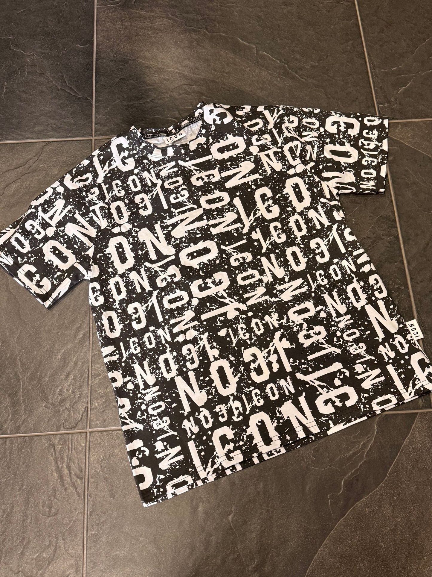 IUT018 T-SHIRT ICON -  -